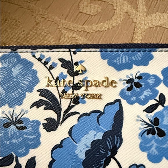 Kate Spade Lucy Vase Floral Medium L Zip Wristlet in blue multi saffiano PVC NWT - Picture 3 of 16